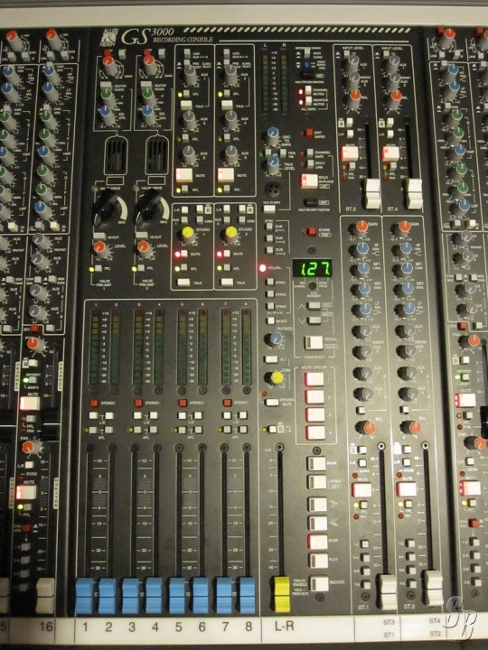 Listing - ALLEN AND HEATH GS3000-832 32X8 CONSOLE (INCLUDES: M32 METER ...