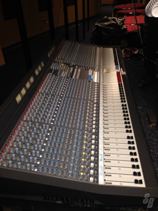 Listing - ALLEN & HEATH ML 3000-40 CHANNEL ANALOG CONSOLE WITH DUAL PSU ...