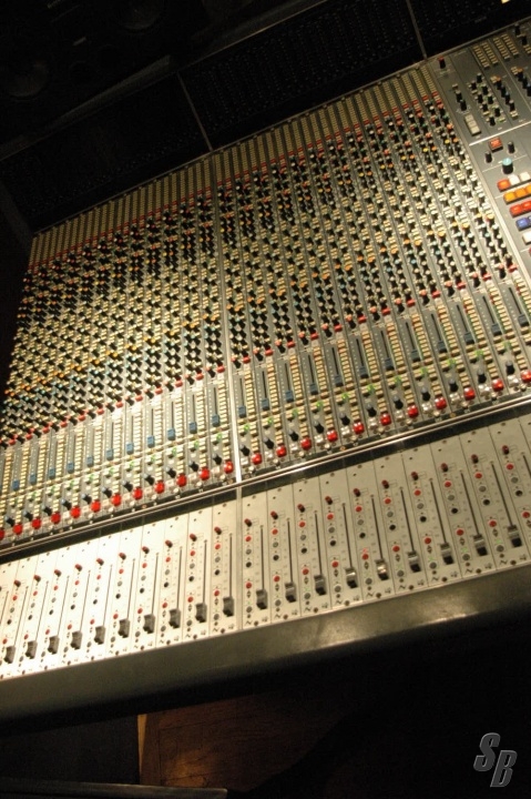 Listing - NEVE VR60 (?) (S#: TBD) SEE DESCRIPTION - Detail - CONSOLE ...